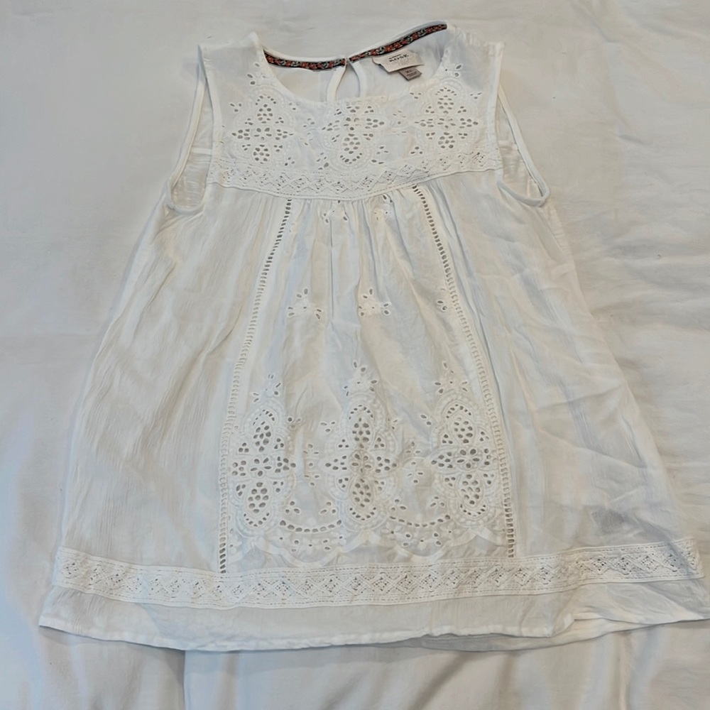 Knox Rose White Eyelet Detail Blouse